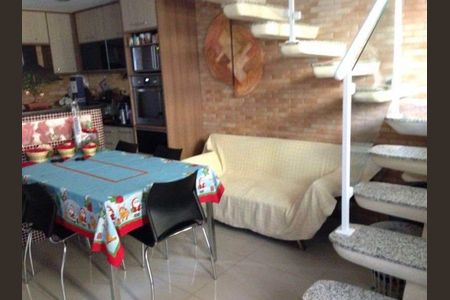 Casa de condomínio à venda com 199m², 4 quartos e 2 vagasSala de Jantar