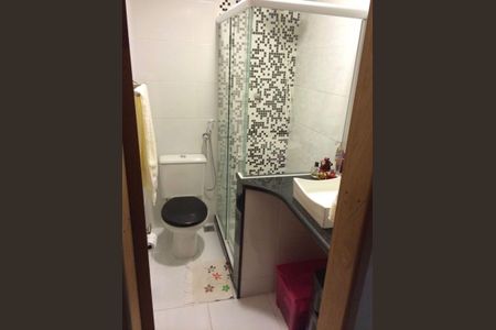 Casa de condomínio à venda com 199m², 4 quartos e 2 vagasBanheiro 2