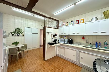 Apartamento à venda com 327m², 4 quartos e 1 vaga