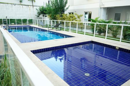 Apartamento à venda com 45m², 2 quartos e sem vagaÁrea comum - Piscina