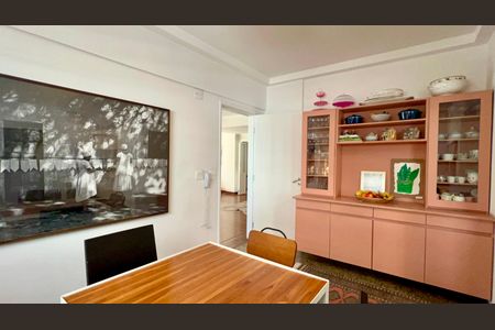 Apartamento à venda com 273m², 3 quartos e 2 vagas Apartamento à venda com 273m², 3 quartos e 2 vagasCopa