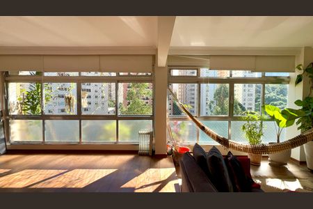 Apartamento à venda com 273m², 3 quartos e 2 vagas Apartamento à venda com 273m², 3 quartos e 2 vagasSala