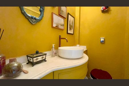 Apartamento à venda com 273m², 3 quartos e 2 vagas Apartamento à venda com 273m², 3 quartos e 2 vagasLavabo