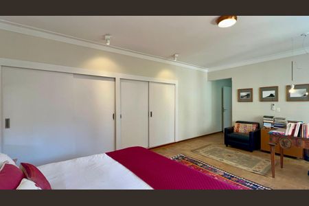 Apartamento à venda com 273m², 3 quartos e 2 vagas Apartamento à venda com 273m², 3 quartos e 2 vagasSuíte 2