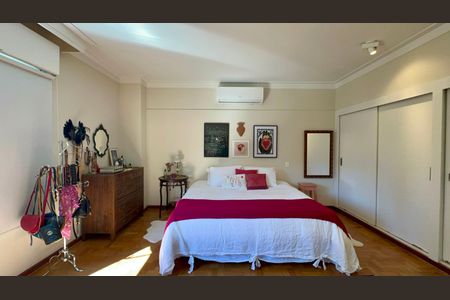 Apartamento à venda com 273m², 3 quartos e 2 vagas Apartamento à venda com 273m², 3 quartos e 2 vagasSuíte 2