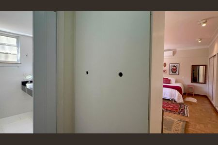 Apartamento à venda com 273m², 3 quartos e 2 vagas Apartamento à venda com 273m², 3 quartos e 2 vagasSuíte 2