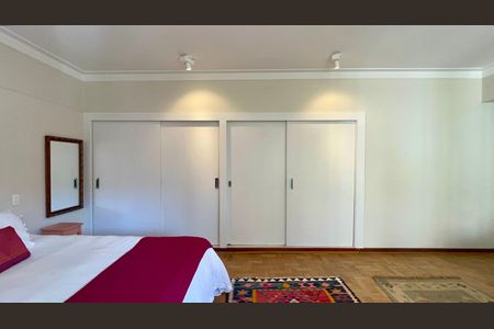 Apartamento à venda com 273m², 3 quartos e 2 vagas Apartamento à venda com 273m², 3 quartos e 2 vagasSuíte 2