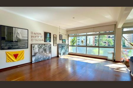Apartamento à venda com 273m², 3 quartos e 2 vagas Apartamento à venda com 273m², 3 quartos e 2 vagasSala