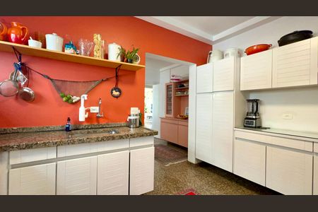 Apartamento à venda com 273m², 3 quartos e 2 vagas Apartamento à venda com 273m², 3 quartos e 2 vagasCozinha