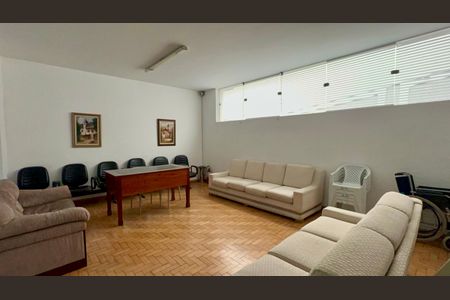 Apartamento à venda com 273m², 3 quartos e 2 vagas Apartamento à venda com 273m², 3 quartos e 2 vagasSalão de Festas