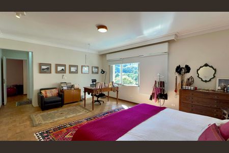 Apartamento à venda com 273m², 3 quartos e 2 vagas Apartamento à venda com 273m², 3 quartos e 2 vagasSuíte 2