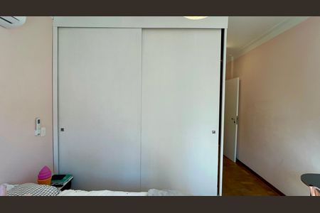Apartamento à venda com 273m², 3 quartos e 2 vagas Apartamento à venda com 273m², 3 quartos e 2 vagasSuíte 1