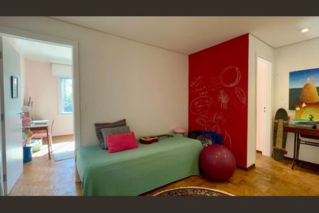 Apartamento à venda com 273m², 3 quartos e 2 vagas Apartamento à venda com 273m², 3 quartos e 2 vagasLiving
