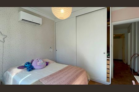 Apartamento à venda com 273m², 3 quartos e 2 vagas Apartamento à venda com 273m², 3 quartos e 2 vagasQuarto