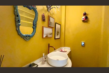 Apartamento à venda com 273m², 3 quartos e 2 vagas Apartamento à venda com 273m², 3 quartos e 2 vagasLavabo