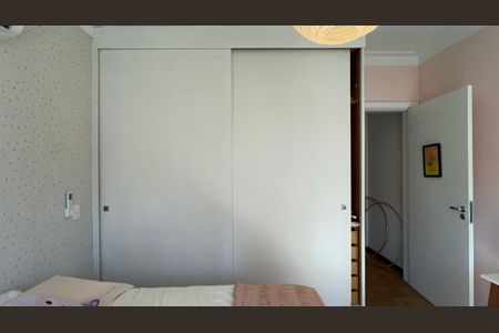 Apartamento à venda com 273m², 3 quartos e 2 vagas Apartamento à venda com 273m², 3 quartos e 2 vagasQuarto