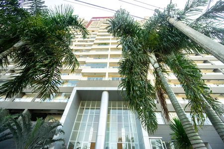 Apartamento para alugar com 47m², 2 quartos e 1 vaga Apartamento para alugar com 47m², 2 quartos e 1 vagaFachada