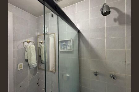 Apartamento para alugar com 89m², 2 quartos e 1 vaga Apartamento para alugar com 89m², 2 quartos e 1 vagaBanheiro social