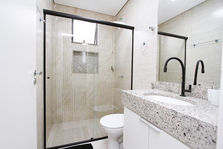 Banheiro de kitnet/studio para alugar com 1 quarto, 35m² em Minas Brasil, Belo Horizonte