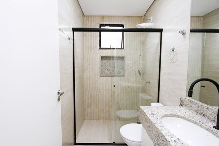 Banheiro de kitnet/studio para alugar com 1 quarto, 35m² em Minas Brasil, Belo Horizonte