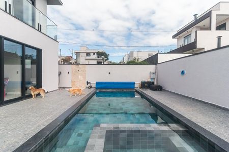 Casa de condomínio para alugar com 230m², 3 quartos e 2 vagas Casa de condomínio para alugar com 230m², 3 quartos e 2 vagasPiscina