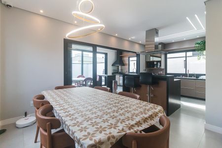 Casa de condomínio para alugar com 230m², 3 quartos e 2 vagas Casa de condomínio para alugar com 230m², 3 quartos e 2 vagasSala de Jantar