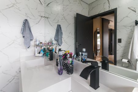 Casa de condomínio para alugar com 230m², 3 quartos e 2 vagas Casa de condomínio para alugar com 230m², 3 quartos e 2 vagasBanheiro da Suíte 3