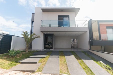 Casa de condomínio para alugar com 230m², 3 quartos e 2 vagas Casa de condomínio para alugar com 230m², 3 quartos e 2 vagasFachada