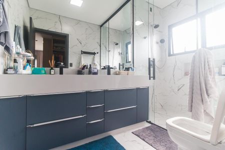 Casa de condomínio para alugar com 230m², 3 quartos e 2 vagas Casa de condomínio para alugar com 230m², 3 quartos e 2 vagasBanheiro da Suíte 3