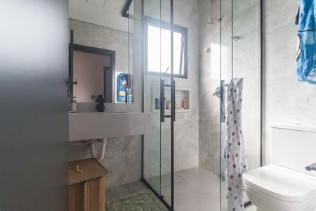 Casa de condomínio para alugar com 230m², 3 quartos e 2 vagas Casa de condomínio para alugar com 230m², 3 quartos e 2 vagasBanheiro da Suíte 2