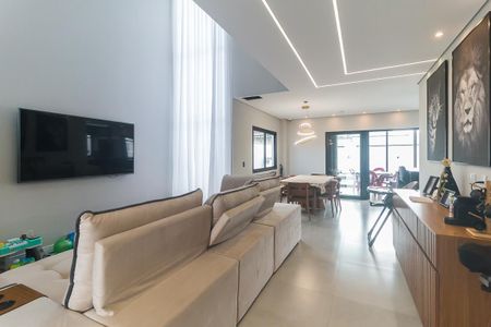 Sala de casa de condomínio para alugar com 3 quartos, 230m² em Cezar de Souza, Mogi das Cruzes