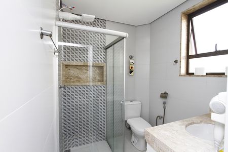 Banheiro de kitnet/studio para alugar com 2 quartos, 33m² em Minas Brasil, Belo Horizonte