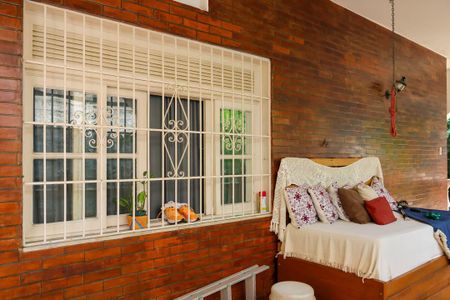 Casa à venda com 180m², 3 quartos e 3 vagas Casa à venda com 180m², 3 quartos e 3 vagasVaranda do 2º Pavimento