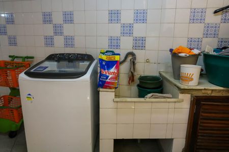 Casa à venda com 180m², 3 quartos e 3 vagas Casa à venda com 180m², 3 quartos e 3 vagasÁrea de Serviço