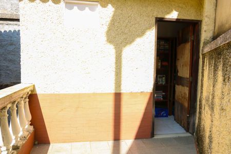Casa à venda com 180m², 3 quartos e 3 vagas Casa à venda com 180m², 3 quartos e 3 vagasSuite Externa