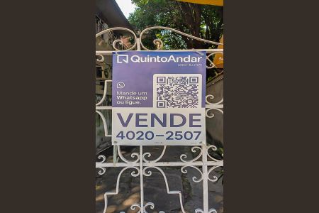 Casa à venda com 180m², 3 quartos e 3 vagas Casa à venda com 180m², 3 quartos e 3 vagasplaca