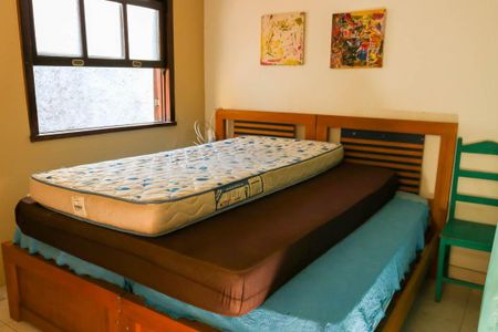 Casa à venda com 180m², 3 quartos e 3 vagas Casa à venda com 180m², 3 quartos e 3 vagasSuite Externa