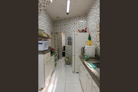 Casa à venda com 180m², 3 quartos e 3 vagas Casa à venda com 180m², 3 quartos e 3 vagasCozinha - 1º Pavimento