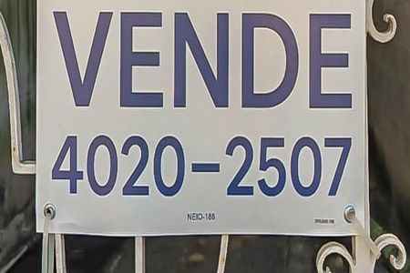 Casa à venda com 180m², 3 quartos e 3 vagas Casa à venda com 180m², 3 quartos e 3 vagasplaca