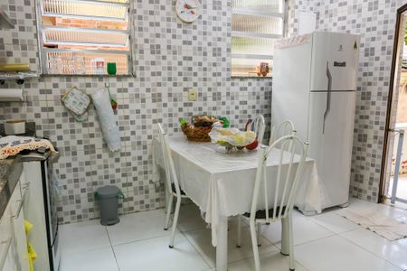Casa à venda com 180m², 3 quartos e 3 vagas Casa à venda com 180m², 3 quartos e 3 vagasCozinha - 1º Pavimento