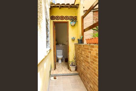 Casa à venda com 180m², 3 quartos e 3 vagas Casa à venda com 180m², 3 quartos e 3 vagasLavabo Externo