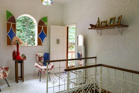 Casa à venda com 180m², 3 quartos e 3 vagas Casa à venda com 180m², 3 quartos e 3 vagasSala - 2º Pavimento