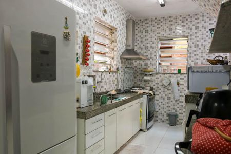 Casa à venda com 180m², 3 quartos e 3 vagas Casa à venda com 180m², 3 quartos e 3 vagasCozinha - 1º Pavimento