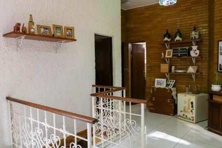 Casa à venda com 180m², 3 quartos e 3 vagas Casa à venda com 180m², 3 quartos e 3 vagasSala - 2º Pavimento