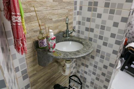 Casa à venda com 180m², 3 quartos e 3 vagas Casa à venda com 180m², 3 quartos e 3 vagasArea de Serviço interna - 1º Pavimento