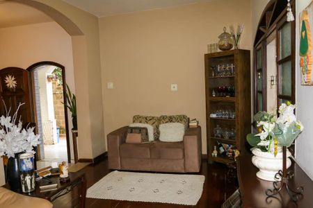 Casa à venda com 180m², 3 quartos e 3 vagas Casa à venda com 180m², 3 quartos e 3 vagasSala 1º Pavimento