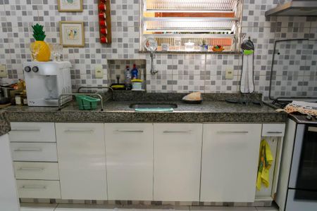 Casa à venda com 180m², 3 quartos e 3 vagas Casa à venda com 180m², 3 quartos e 3 vagasCozinha - 1º Pavimento