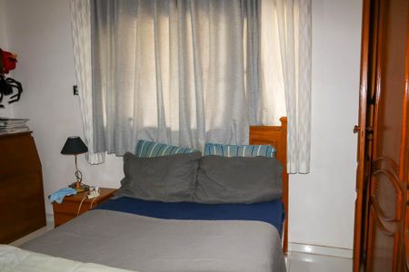 Casa à venda com 180m², 3 quartos e 3 vagas Casa à venda com 180m², 3 quartos e 3 vagasQuarto 2 - 2º Pavimento