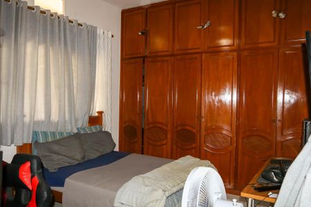Casa à venda com 180m², 3 quartos e 3 vagas Casa à venda com 180m², 3 quartos e 3 vagasQuarto 2 - 2º Pavimento