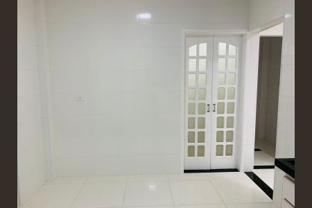 Cozinha de apartamento para alugar com 2 quartos, 90m² em Embaré, Santos